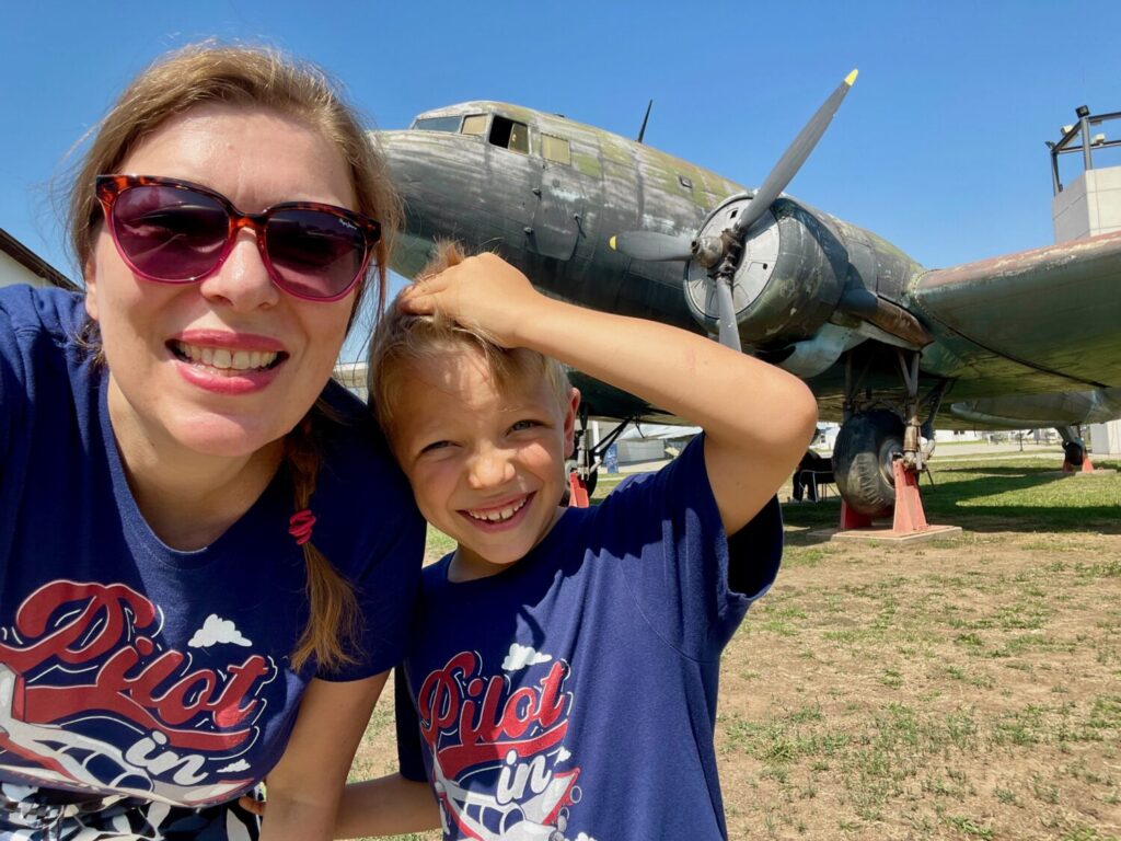 Paola e Ben Bertoni al museo dell'aviazione RepTár di Szolnok, Ungheria