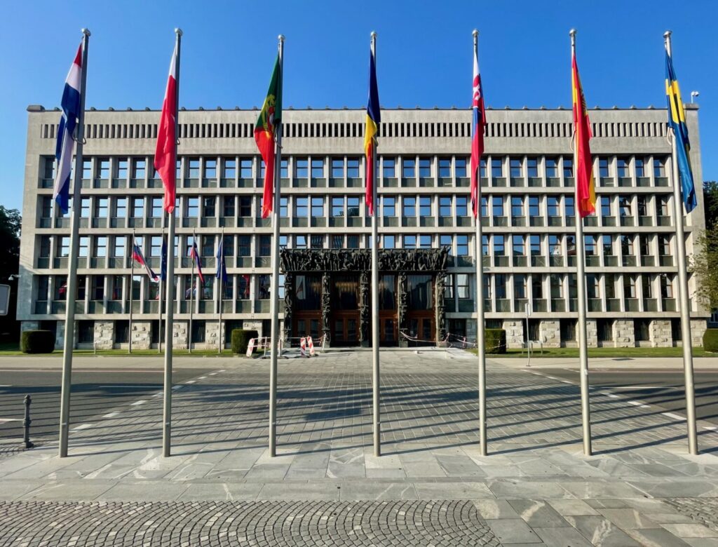 Edificio socialista jugoslavo in piazza della Repubblica (Trg Republike) a Lubiana