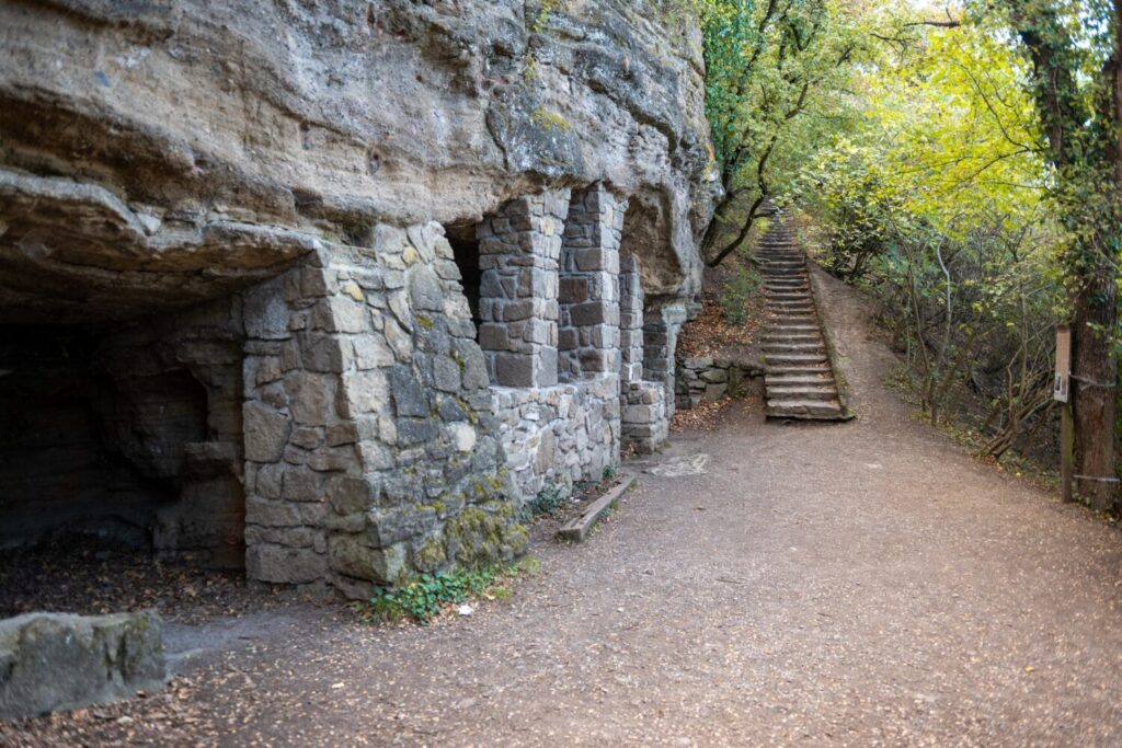 Barátlakások, eremi rupestri dei monaci a Tihany, Ungheria