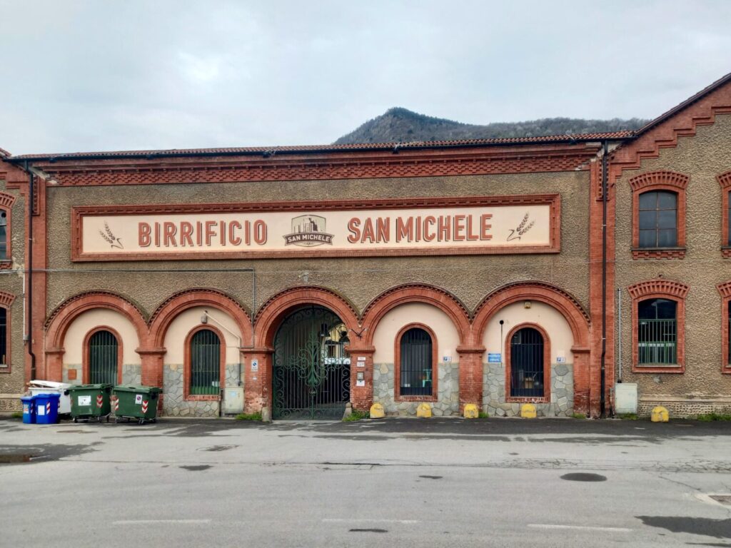 Esterno del Birrificio San Michele situato dei locali dell'ex Cotonificio Valle di Susa