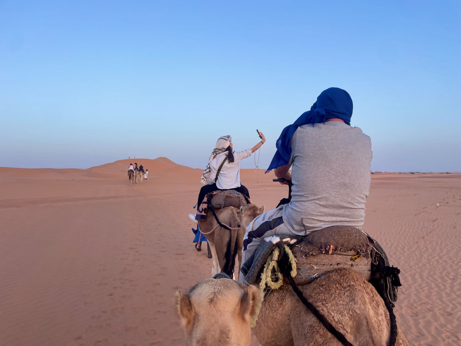 Cammellata nel deserto con il gruppo del tour Marocco Voyager di World Face