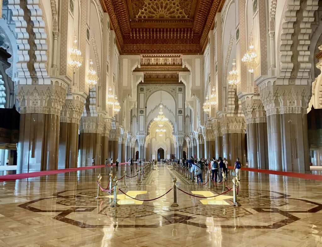 Sala di preghiera all'interno della Moschea Hassan II a Casablanca