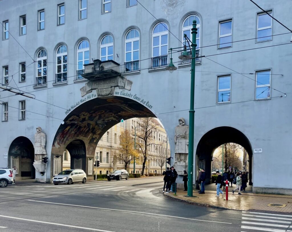 Porta degli Eroi a Szeged, Ungheria