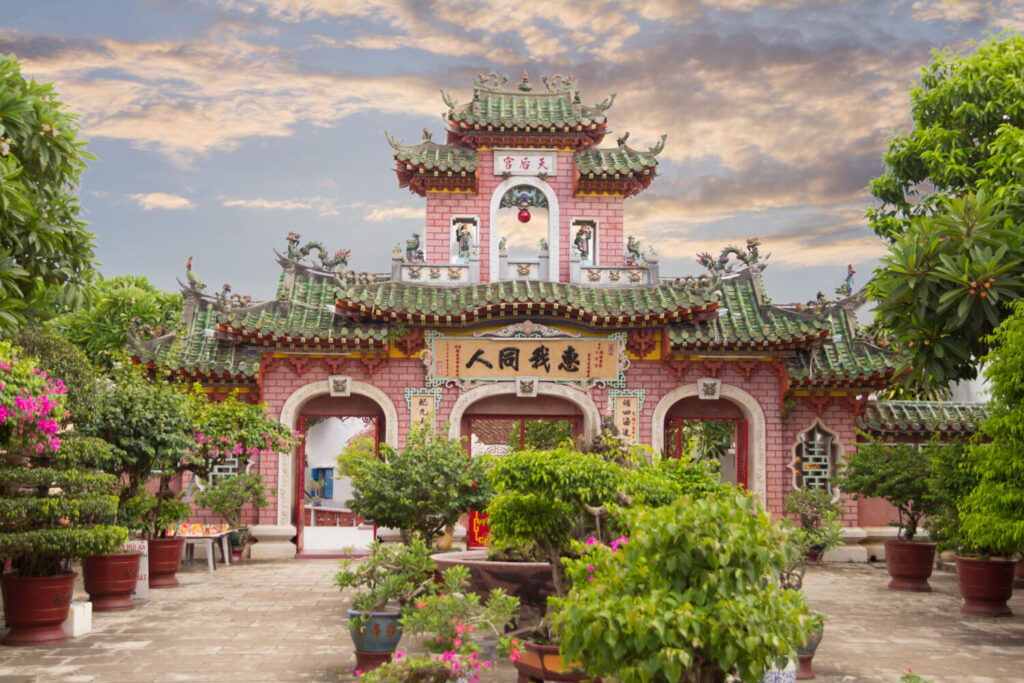 Sala Riunioni della Congregazione del Fujian che ospita il tempio dedicato alla dea Thien Hau, Hoi An, Vietnam