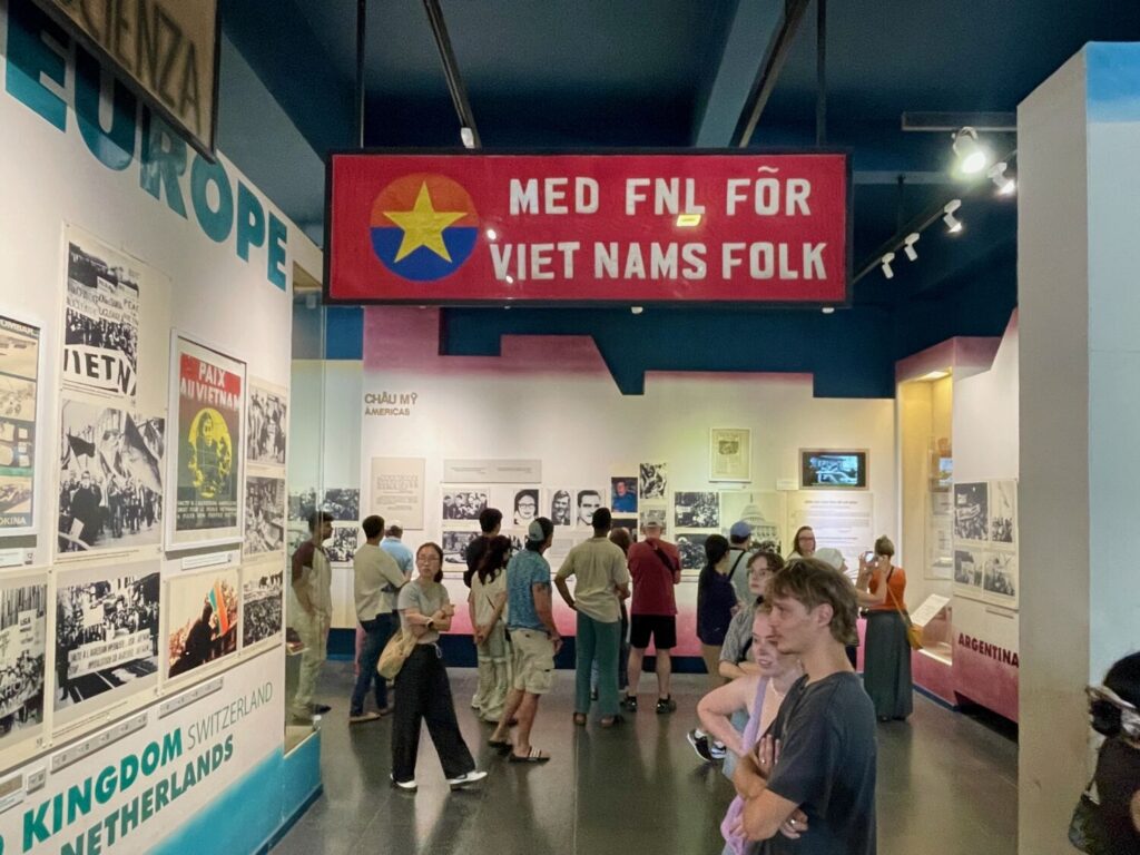 Sezione dedicata ai movimenti internazionali per la pace al Museo dei Resti della Guerra di Ho Chi Minh City