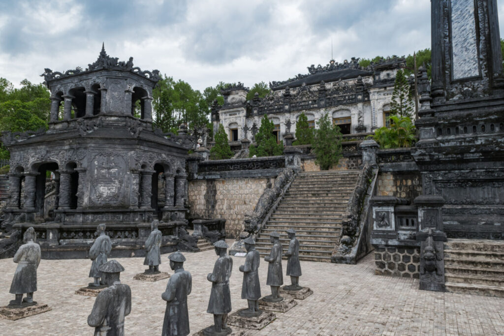 Mausoleo di Khai Dinh a Hue, Vietnam