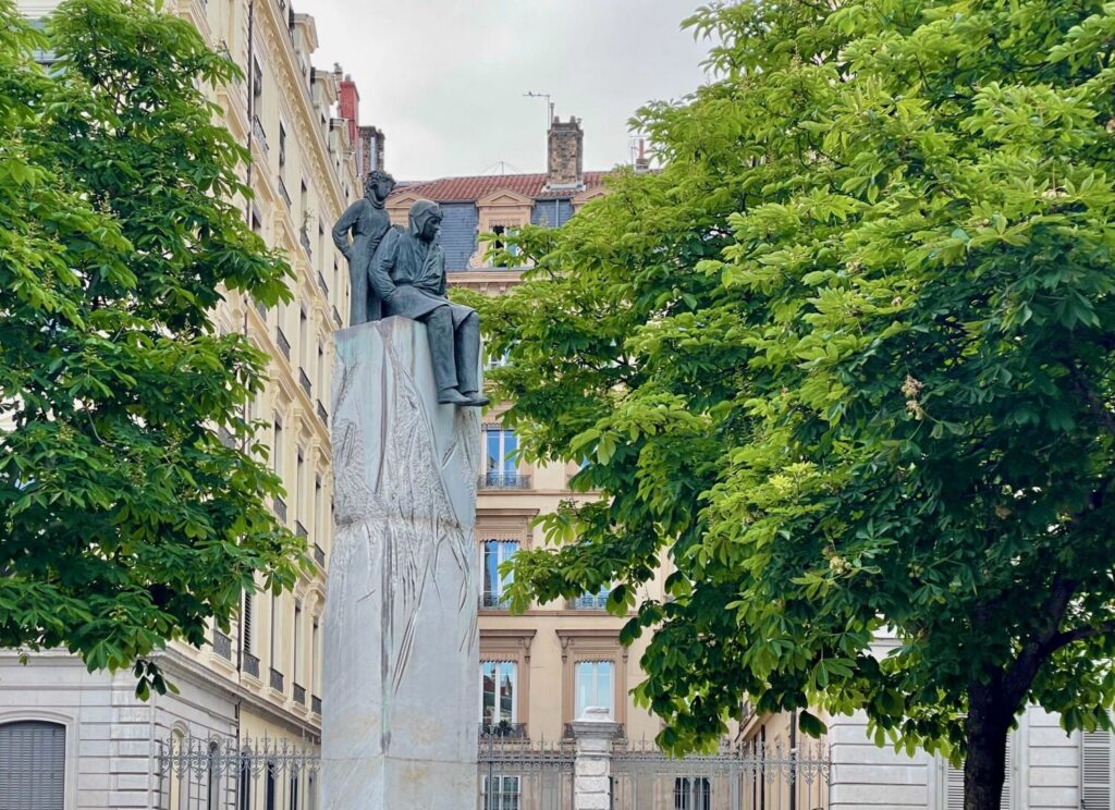 Statua di Antoine de Saint Exupéry e del Piccolo Principe a Lione