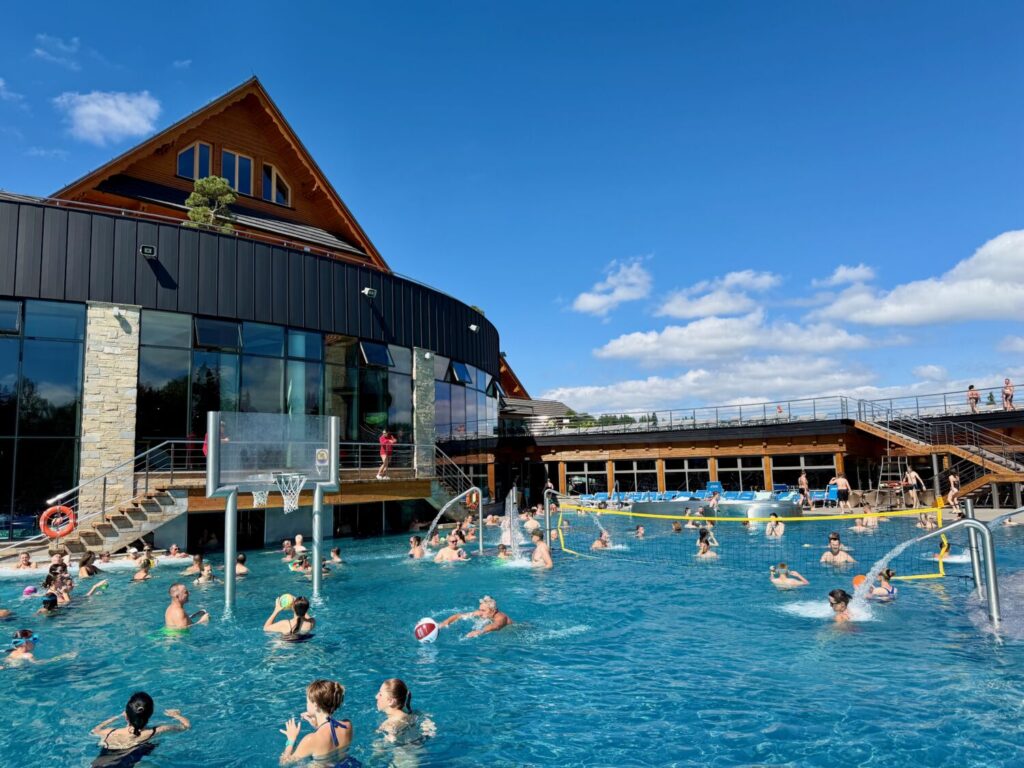 Una delle piscine esterne alle Terme di Chochołów, Polonia