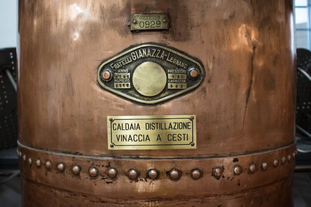 Particolare della caldaia di distillazione utilizzata dalla distilleria Villa de Varda