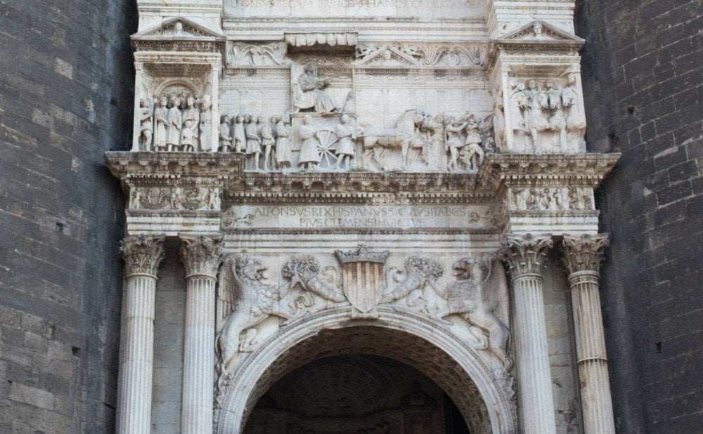 Particolare dell'Arco di Trionfo di Alfonso d'Aragona a Castel Nuovo Maschio Angioino di Napoli