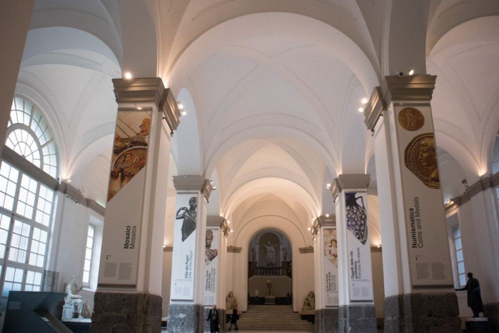 Atrio del Museo Archeologico Nazionale di Napoli