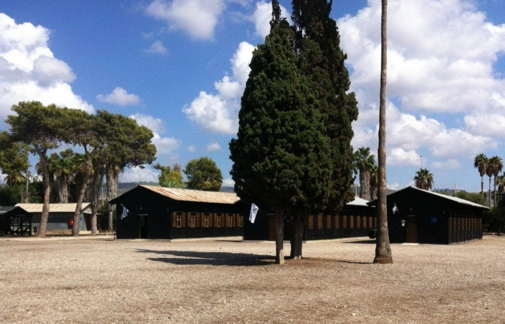 Le baracche dei dormitori al Campo di Detenzione di Atlit, Israele