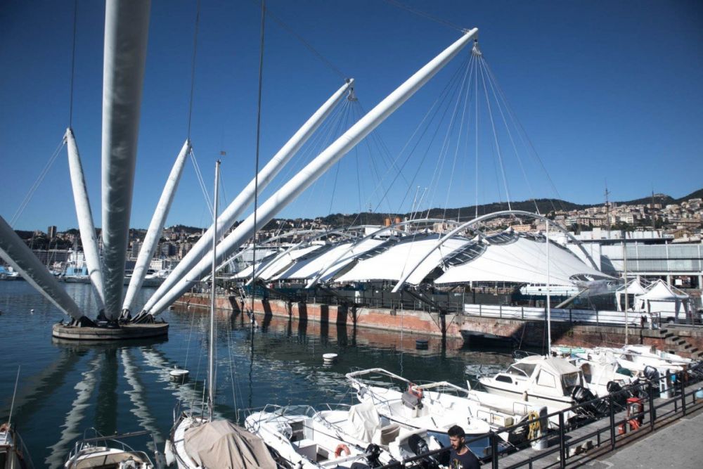 I bracci dell'ascensore panoramico Bigo di Genova