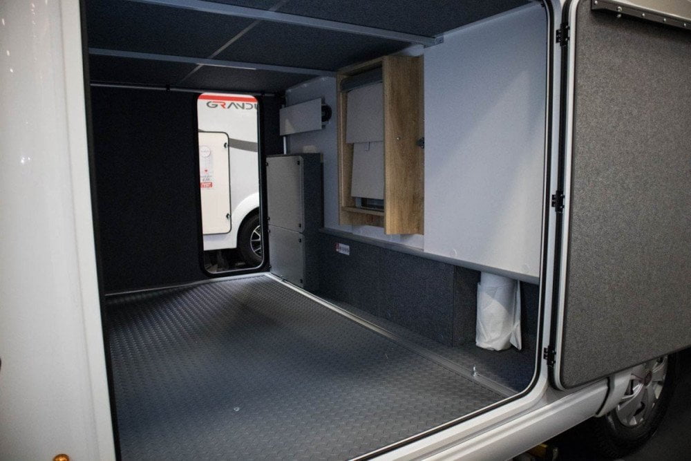 Garage di un camper alla fiera A Tutto Camper 2019 a Torino