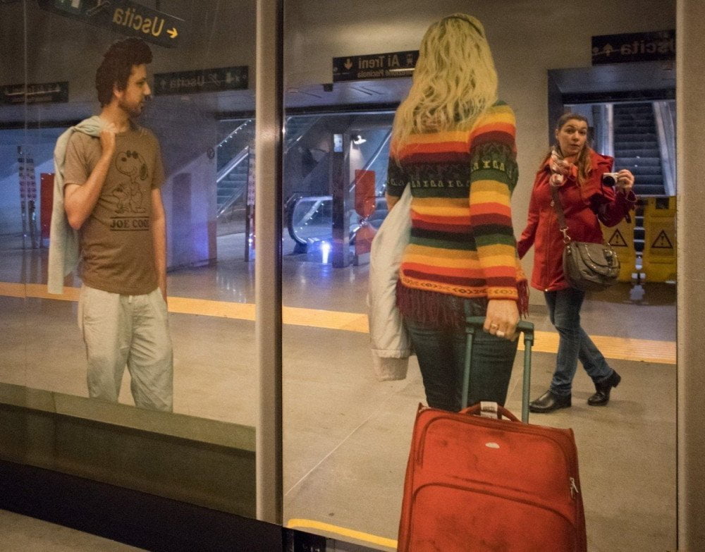 Paola Bertoni nell'installazione di Michelangelo Pistoletto nella fermata Garibaldi della metropolitana di Napoli