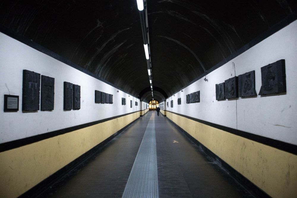 Tunnel pedonale dell'ascensore di Castelletto Levante a Genova