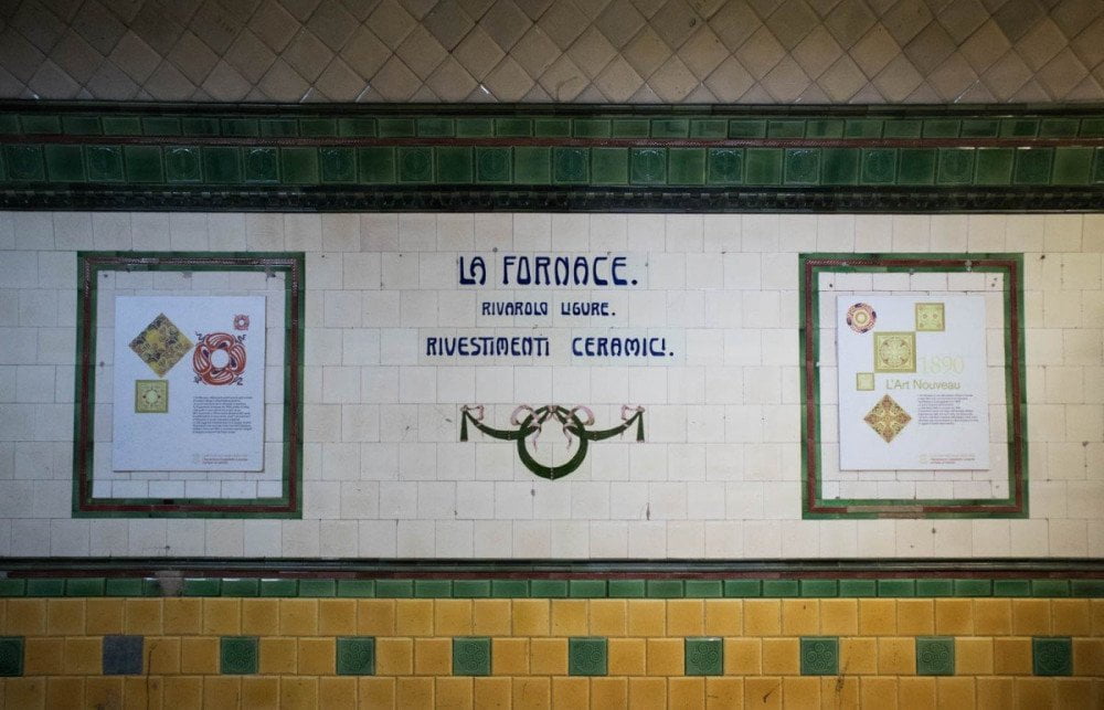 Particolare del corridoio dell'ascensore di Castelletto Levante a Genova