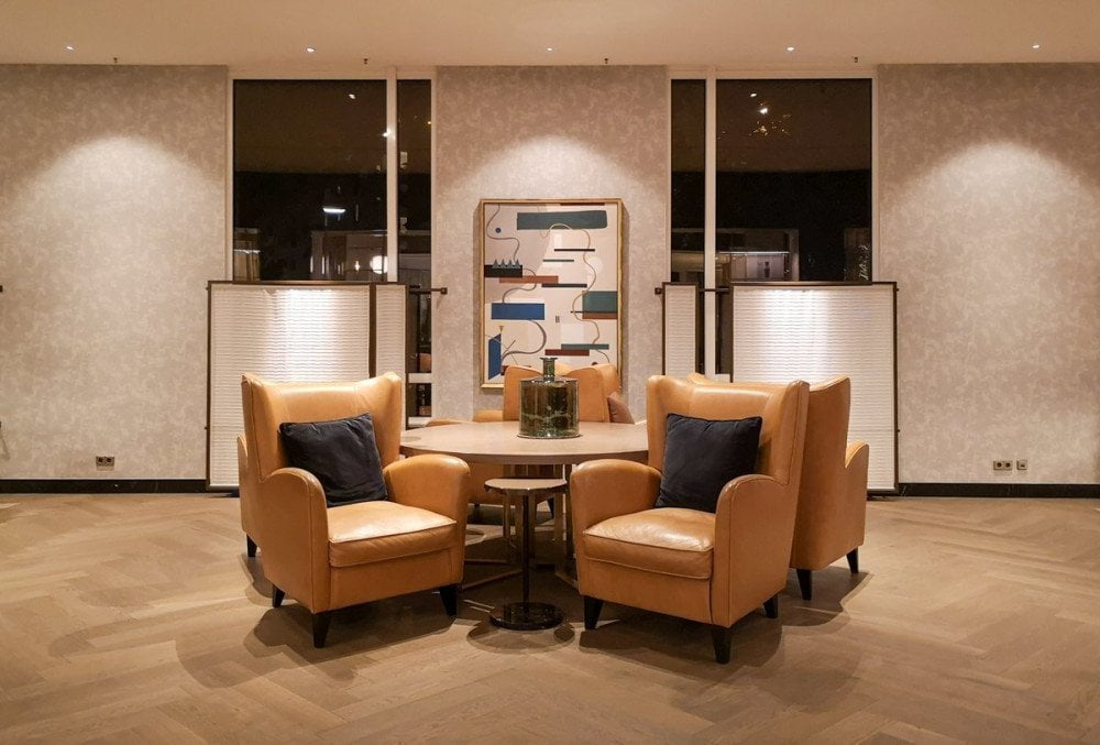 Salottino nell'area comune all'Hilton Munich City di Monaco di Baviera