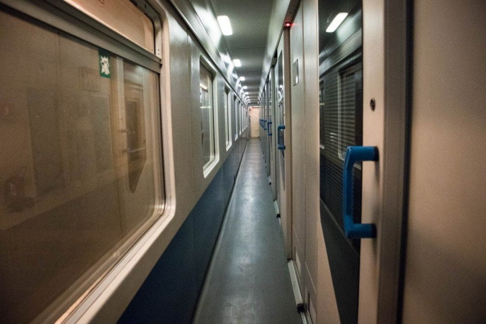 Interno del vagone C4 Comfort sul treno Intercity Notte di Trenitalia