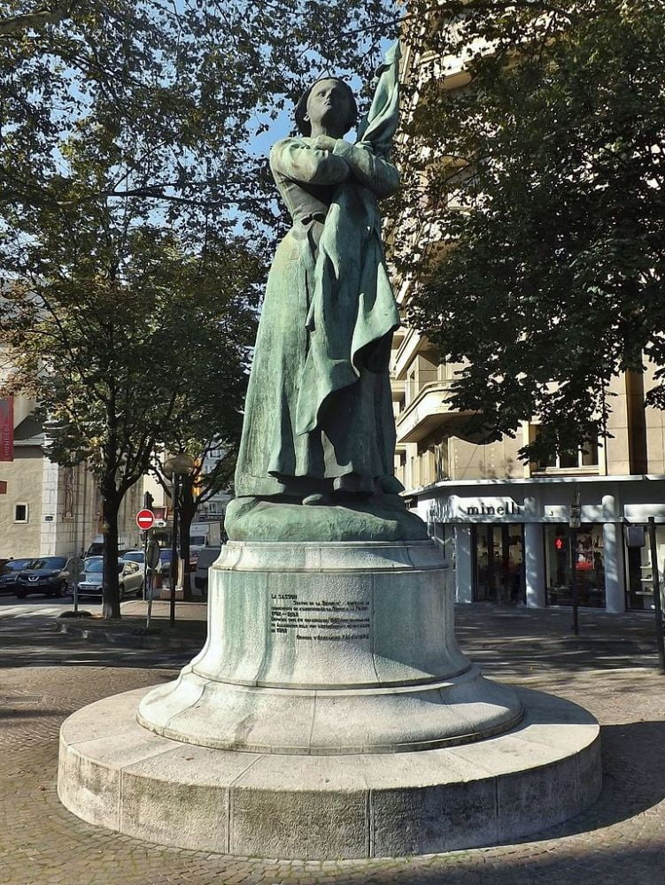 Statua "La Sasson" a Chambery