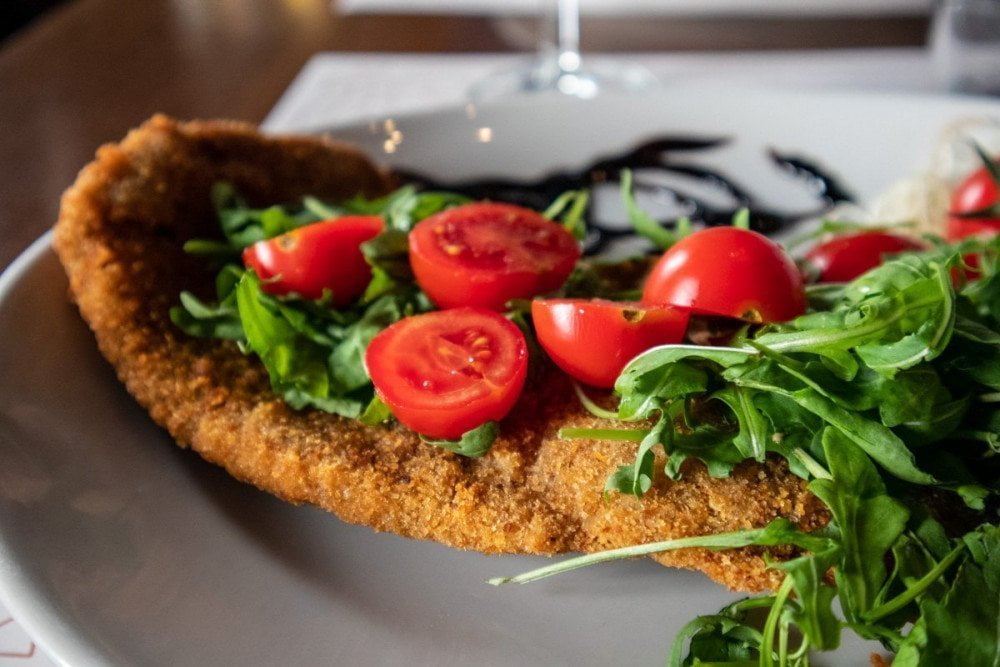 Cotoletta impanata al ristorante argentino Milanga di Torino