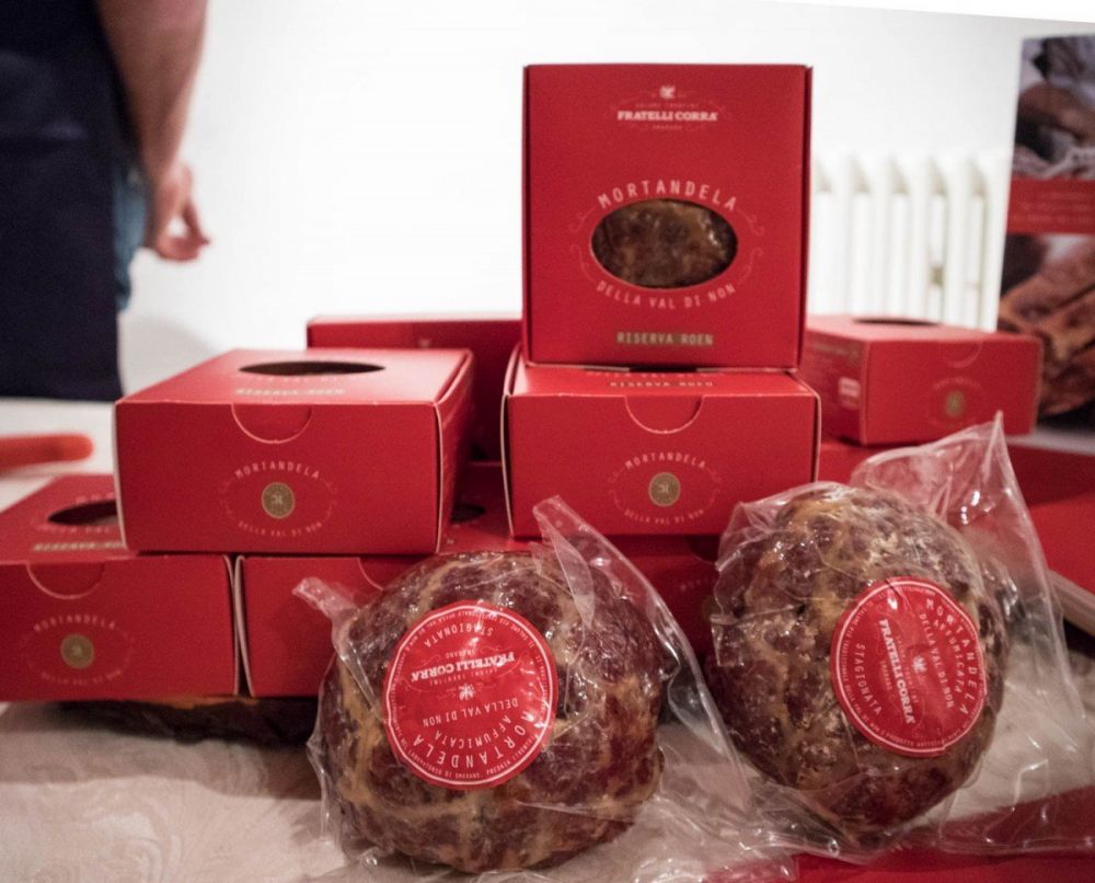 Mortandela affumicata della Val di Non riserva Roen prodotta dai Fratelli Corrà