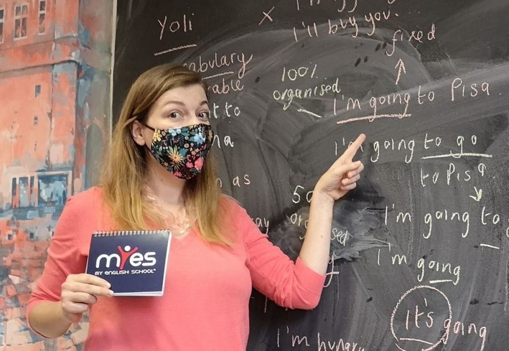 Paola Bertoni segue una lezione My English School in classe