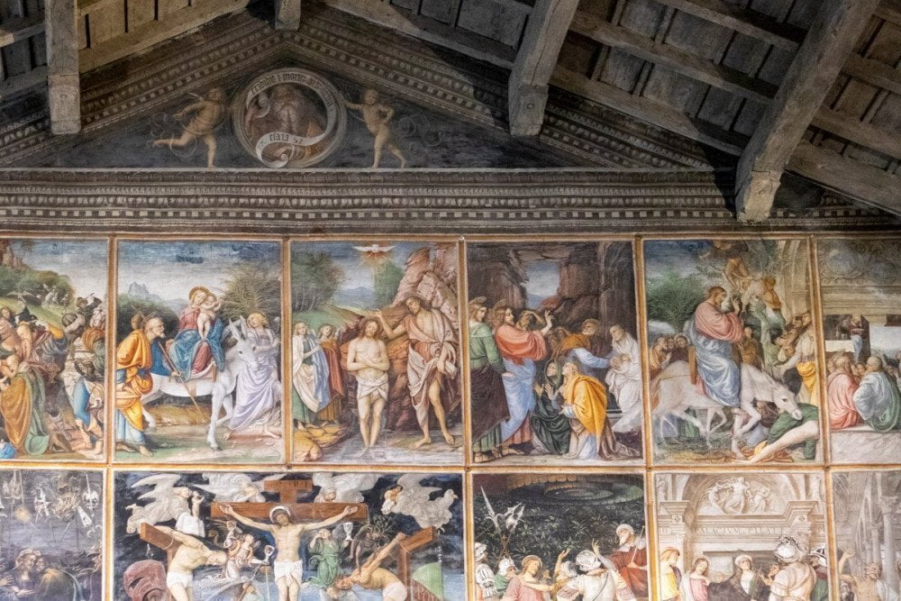 Particolare della Parete Gaudenziana con le scende della Vita e della Passione di Cristo nella chiesa di Santa Maria delle Grazie a Varallo