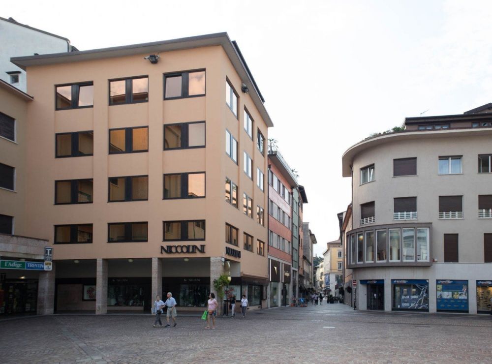 Piazza Cesare Battisti a Trento, conosciuta dai trentini come Piazza Italia