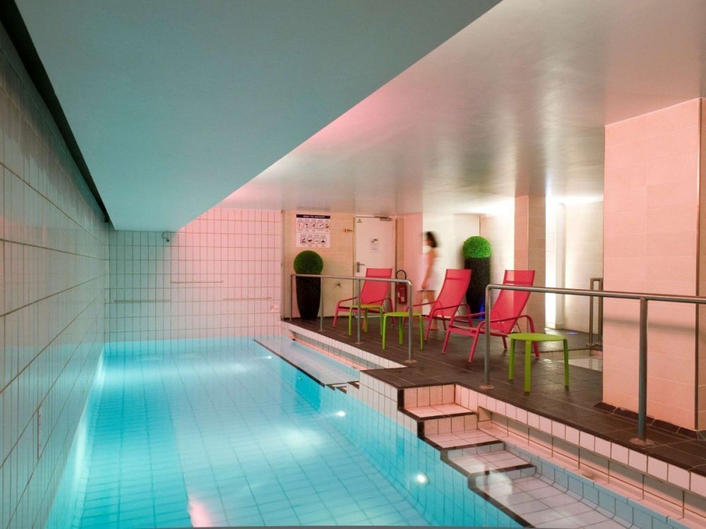 Piscina dell'Aparthotel Adagio Paris Centre Tour Eiffel