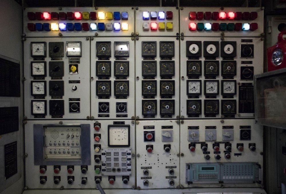 Quadro comandi del sottomarino Nazario Sauro al Galata Museo del Mare di Genova