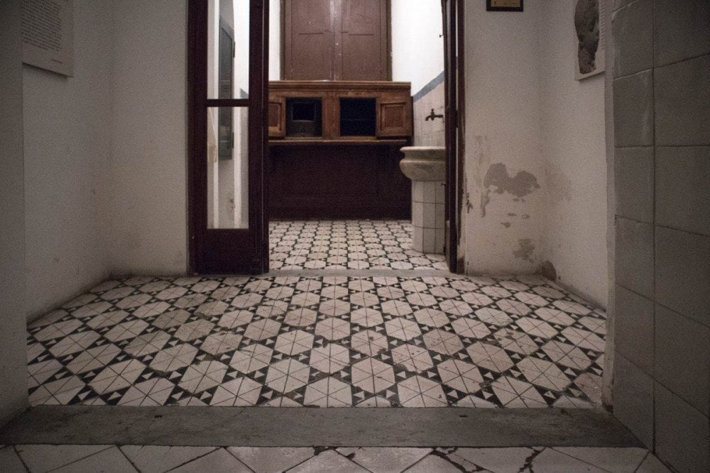 Interno della Ruota degli Esposti di Napoli nel Complesso Monumentale dell'Annunziata