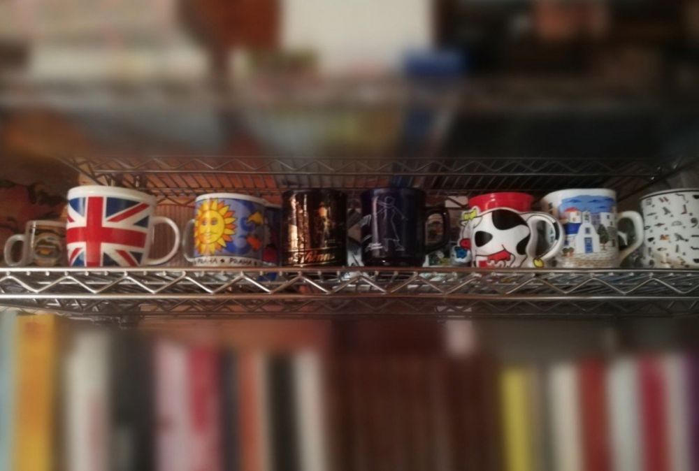 La collezione tazze, souvenir di Claudia del blog Domani andiamo a