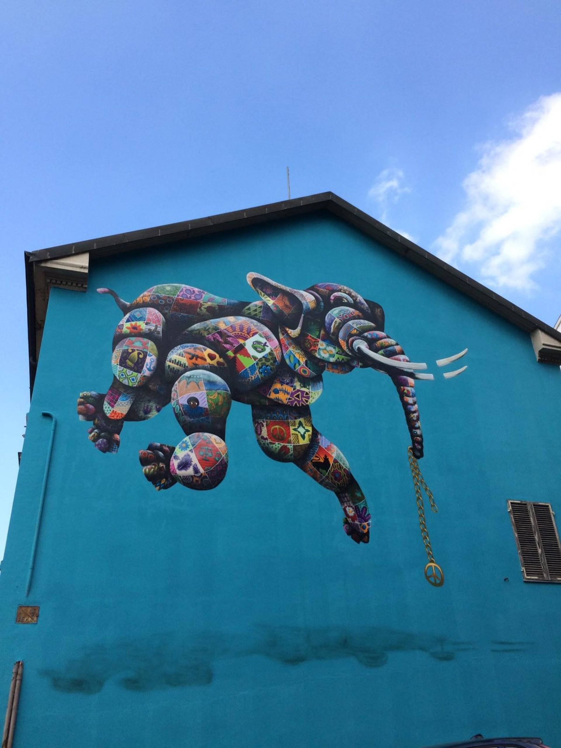 Murales Goal 16: Peace, Justice and Strong Institutions di Louis Masai a Torino per il progetto di arte urbana TOward 2030