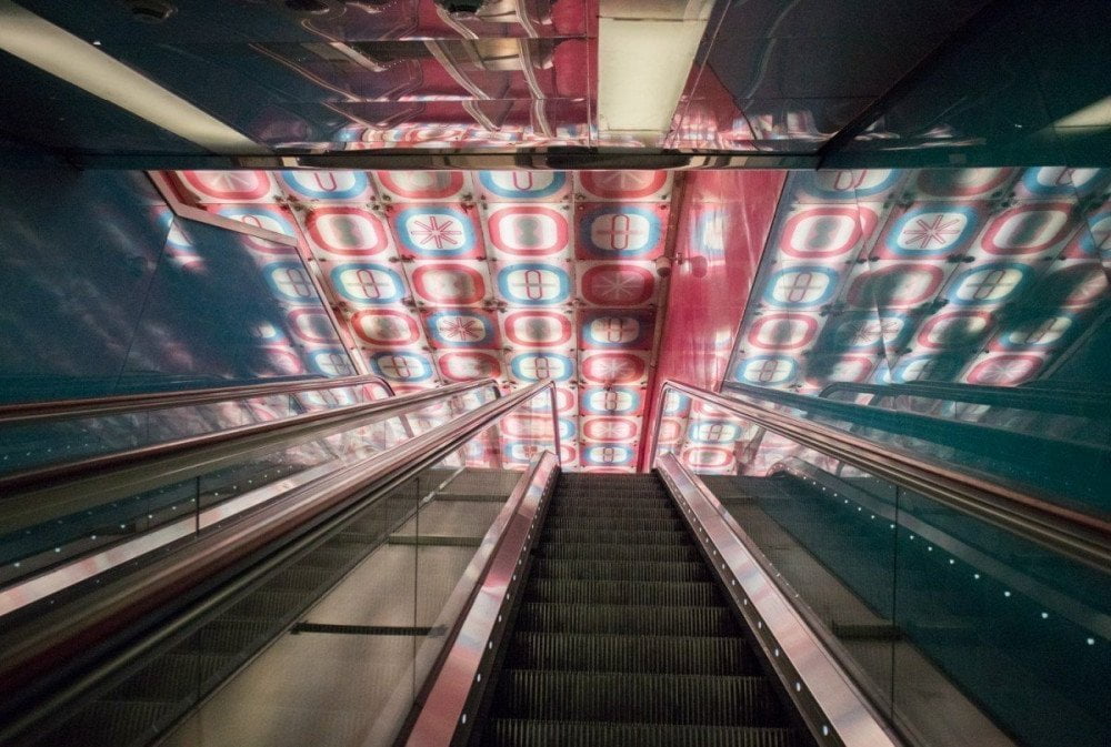 Scale mobili della fermata Università della metropolitana di Napoli
