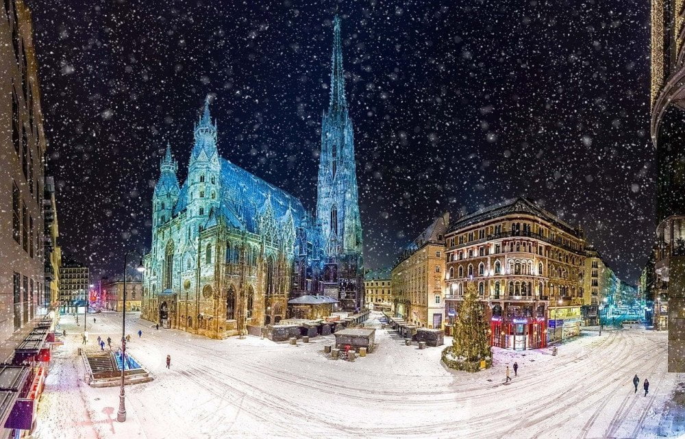 Vienna a Natale sotto la neve